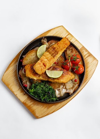 Delicious Grilled Fish Fillets with Vegetables