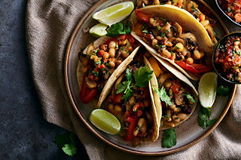 Delicious Vegetarian Tacos with Fresh Ingredients