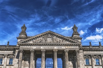 Dem Deutschen Volke Building