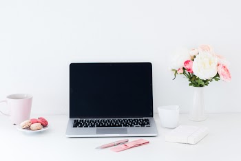 Desktop and flowers