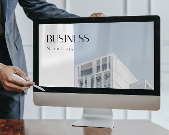 Desktop screen mockup, businessman hands | Free PSD Mockup - rawpixel