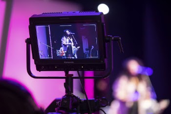 Dina El Wedidi performed on the Millennium | Free Photo - rawpixel