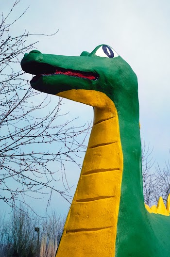 Dinosaur statue detail, Fantasy mini golf,… | Free public domain photo