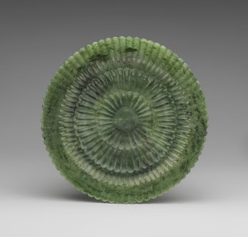 Dish in the shape of a chrysanthemum | Free Photo - rawpixel