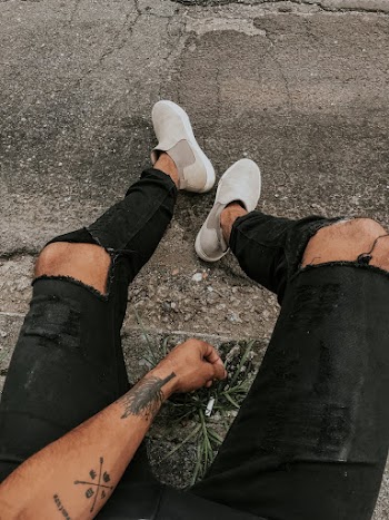 Distressed Black Jeans