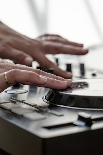 DJ Board Hands Vertical