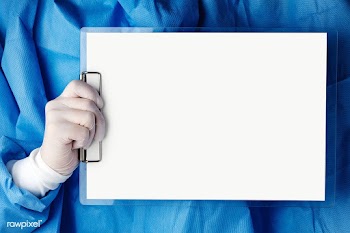 Doctor holding a paper clipboard | Free  transparent png - 2295552