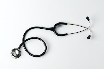 Doctors stethoscope on a white background | Free  photo - 2296909