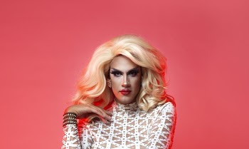 Drag Queen Fashion Posing