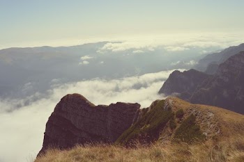 edge of the mountain