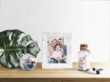 Editable frame mockup with summer elements Free Psd