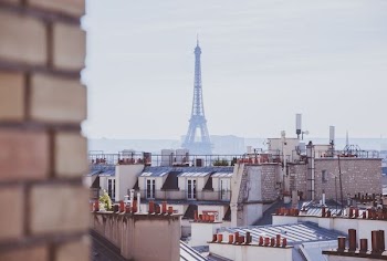 Eiffel tower in the city