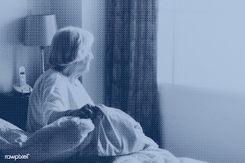 Elderly woman alone at home during social isolation due to Covid-19 pa.. | Free  photo - 2300728