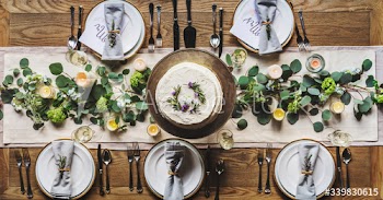 Elegant Restaurant Table Setting Service for Reception