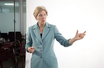 Elizabeth Warren announces CFPB is | Free Photo - rawpixel