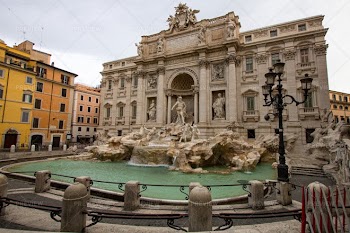 Empty Fontana Di Trevi