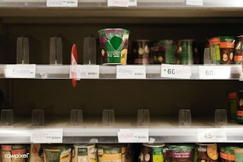 Empty shelves at a grocery store. BANGKOK, THAILAND, 24 March, 2020 | Free  photo - 2298382