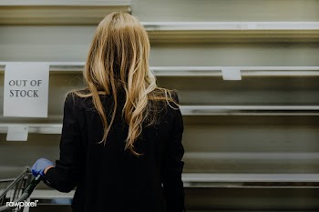 Empty shelves at the grocery store during the covid-19 pandemic | Free  photo - 2328099