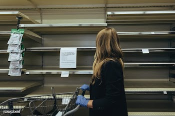 Empty shelves at the supermarket due to COVID-19 panic | Free  photo - 2310903