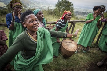 Endangered tribe, Batwa Pygmies people | Free Photo - rawpixel