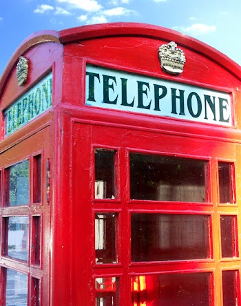 English_Phone_Booth.jpg