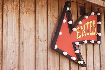 enter arrow signage wall art