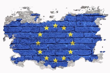 EU flag brick wall graphic | Free Photo - rawpixel