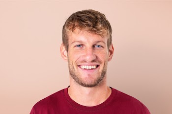 European man smiling cheerful expression… | Free stock photo | High Resolution image