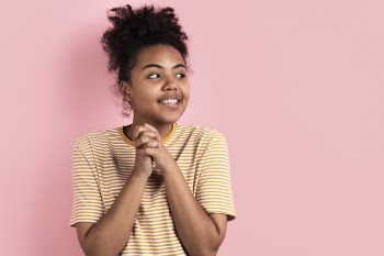 Excited woman posing with copy space Free Photo