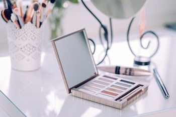 Eyeshadows and makeup brushes