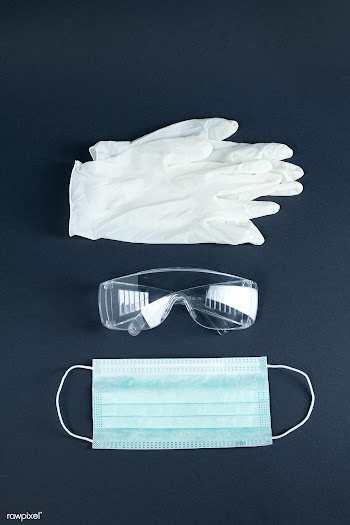 Face mask with goggle and latex gloves for coronavirus protection | Free  photo - 2296408