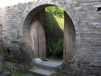 Farm House Door / Guilin, China