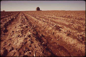 Farm typical of eastern Nebraskan | Free Photo - rawpixel