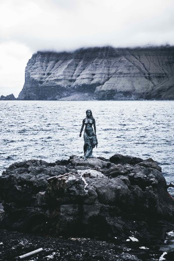 Faroese statue