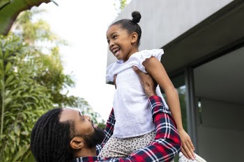 Father and daughter playing in garden | Free Photo - rawpixel