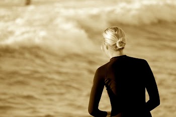 Female at Tamarama beach | Free Photo - rawpixel