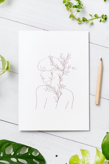 Feminine line art drawing on white paper  | Free stock photo | High Resolution image