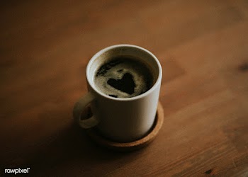 Finding a heart in the morning coffee cup | Free  photo - 2332431