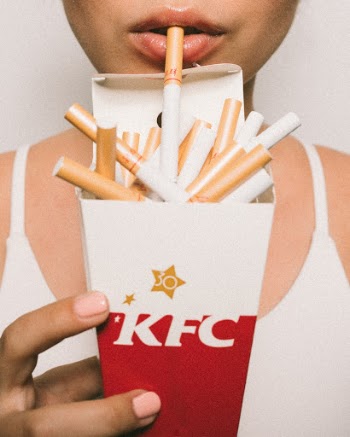 finger licking good / Day 37 🏁/ 365 Photo Challenge

Instagram @weiding22