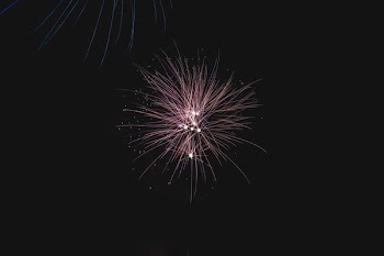 fireworks display ]