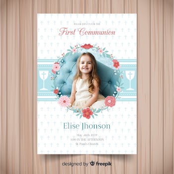 First communion invitation template with photo Free Vector