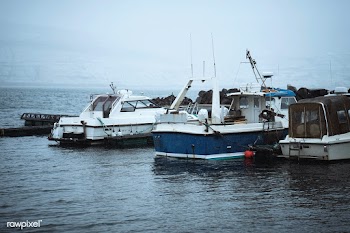 Fishing boats docking at the Faroe Islands | Free  photo - 2329568