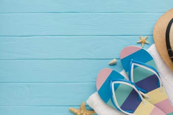 Flat lay summer vacation concept with copy space Free Photo
