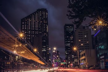 Flatiron building, New York at night time