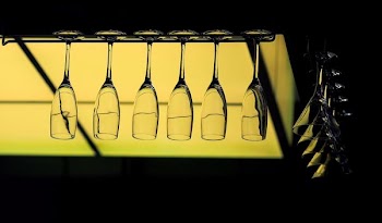 flute and cocktail glasses