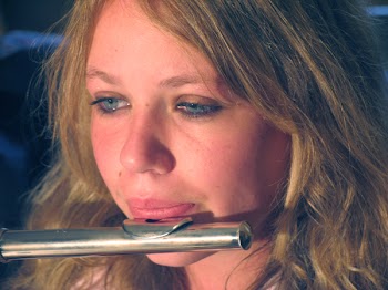 fluteplayer.jpg