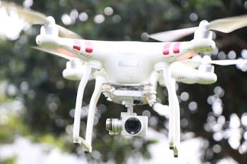 Focus Photography of Flying Dji Phantom 3 Standard