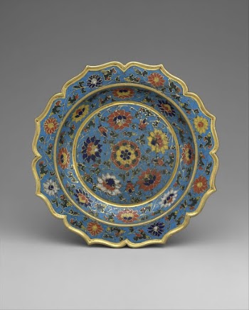 Foliated dish with floral scrolls | Free Photo - rawpixel