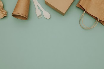 Food packages border in delivery concept | Free stock photo | High Resolution image
