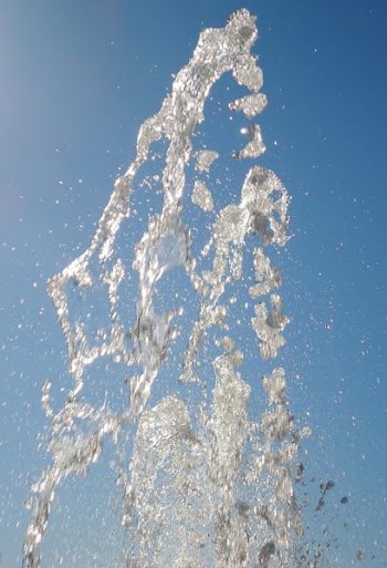 fountain splash MGDÂ©.jpg
